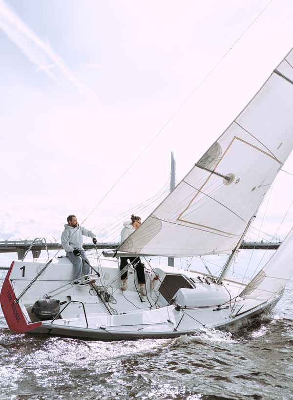 instructing sailing